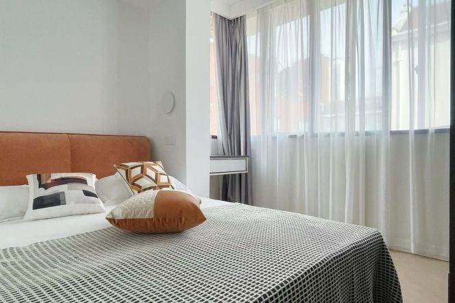 1BR Apartment in Jing'an (L7/L13)