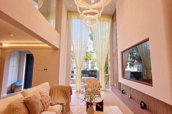 4BR Villa in Hongqiao CBD with Terrace