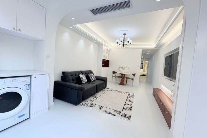 1BR Apartment near Zhongshan Park with Terrace (L2/L3/L4)