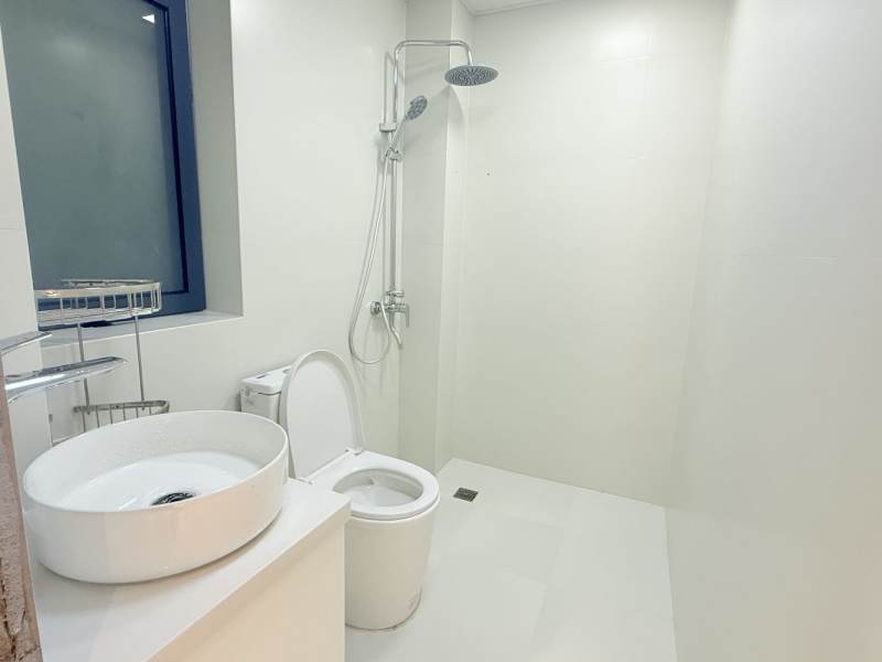 Housing image — Bathroom