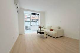 Spacious 1BR Apartment near Zhongshan Park with Private Garden (L3/L4)