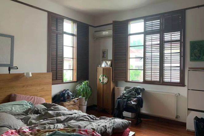 3BR Lane House near Zhongshan Park with Terrace