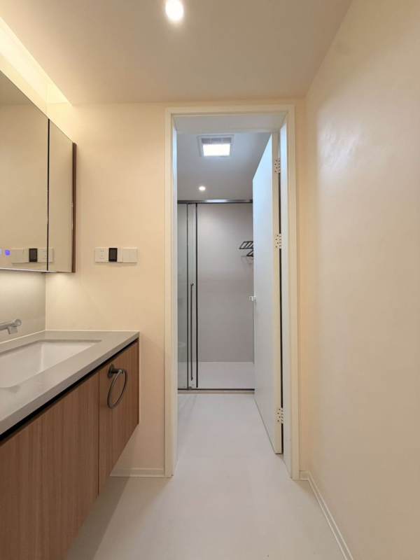 Housing image — Bathroom