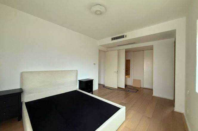 Spacious 2BR Apartment at Ambassy Court with Floor-to-Ceiling Windows (L1/L7/L10)