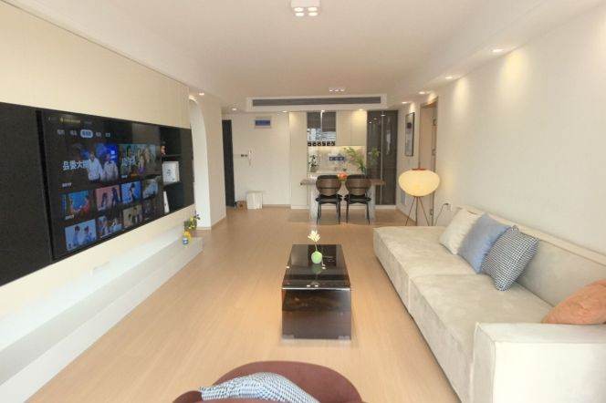 Spacious 2BR Apartment in Gubei
