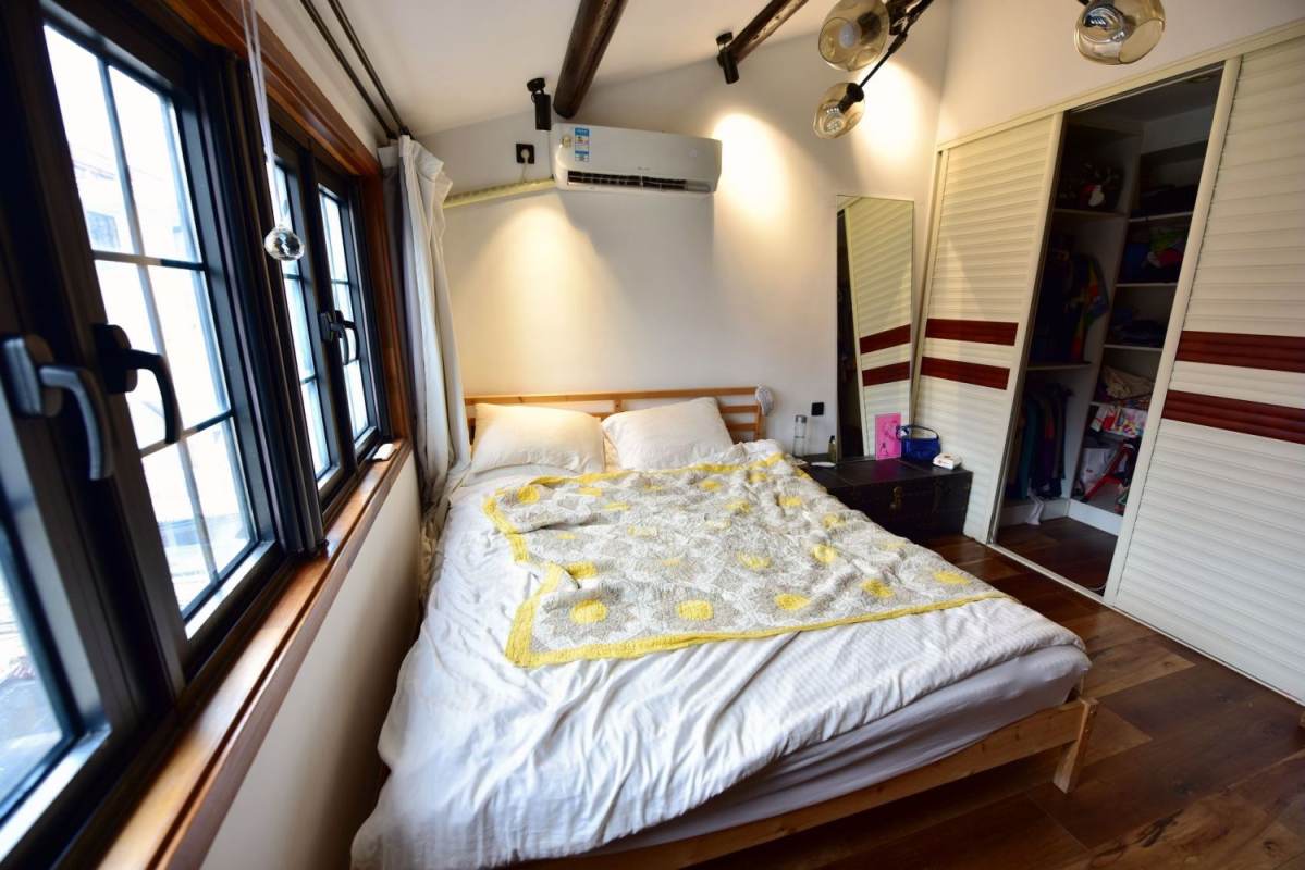 Housing image — Bedroom