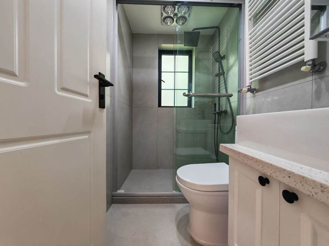 Housing image — Bathroom