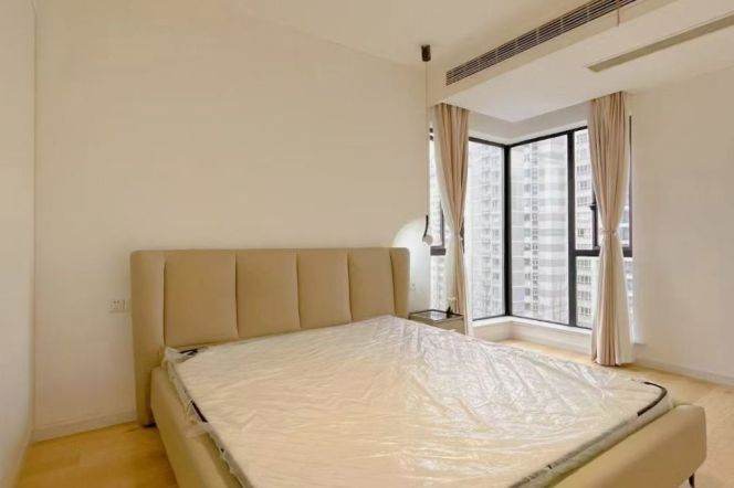 Spacious 3BR Apartment in Xujiahui (L1/L9/L11)