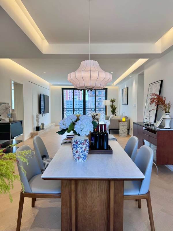 Housing image — Dining Area