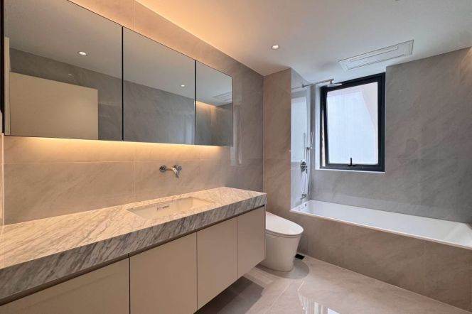 3BR Apartment in Jing'an with Green View (L2/L11)