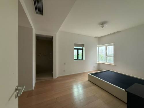 Housing image — Bedroom