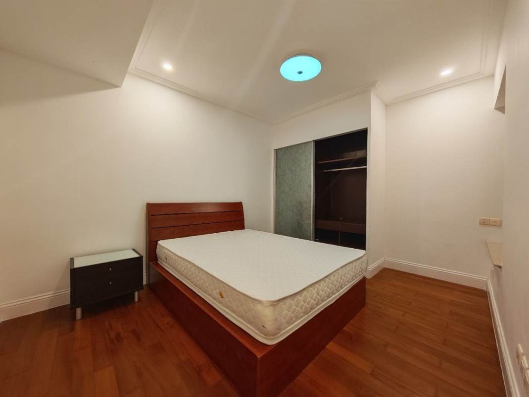 Housing image — Bedroom