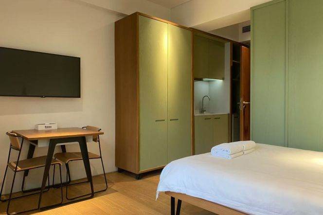 1BR Serviced Apartment near Lumina