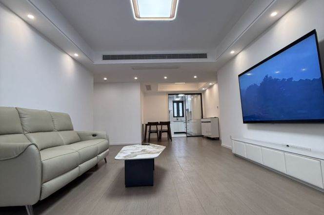 3BR Apartment in Jing'an (L7)