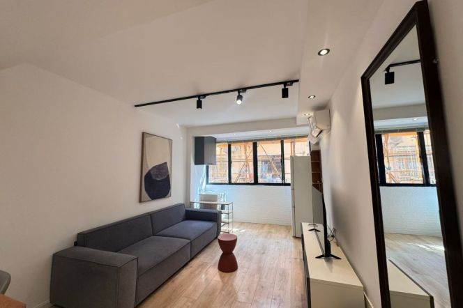 1BR Apartment in Jing'an