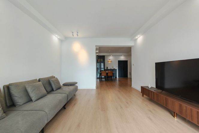 Spacious 2BR Apartment near Jiangning Rd Metro with River View (L13)