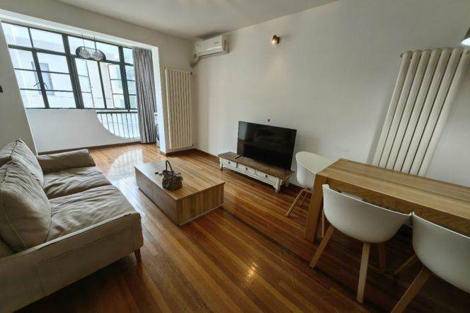 High-Ceiling 2BR Lane House in Old Xuhui with Green View (L9/L12)
