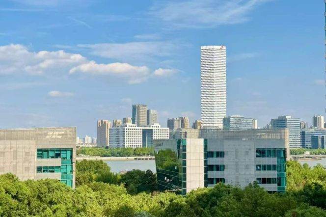 2BR Apartment near West Bund with Green View (L11)