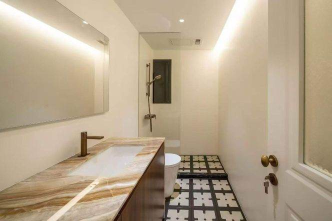 3BR Apartment in Jing'an with Terrace (L2/L7/L14)