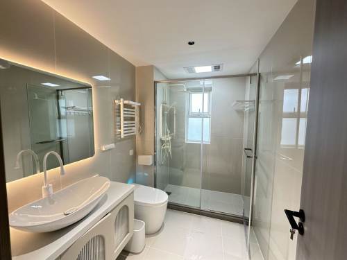 Housing image — Bathroom