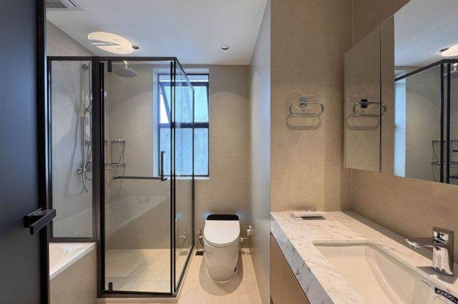 High-Floor Spacious 3BR Apartment in Gubei