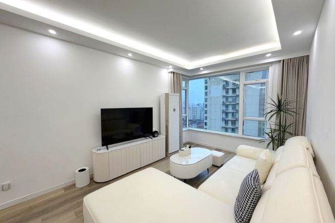 High-Floor 2BR Apartment at Oriental Manhattan (L1/L9/L11)