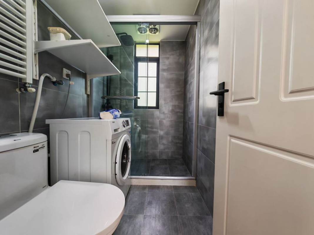 Housing image — Bathroom
