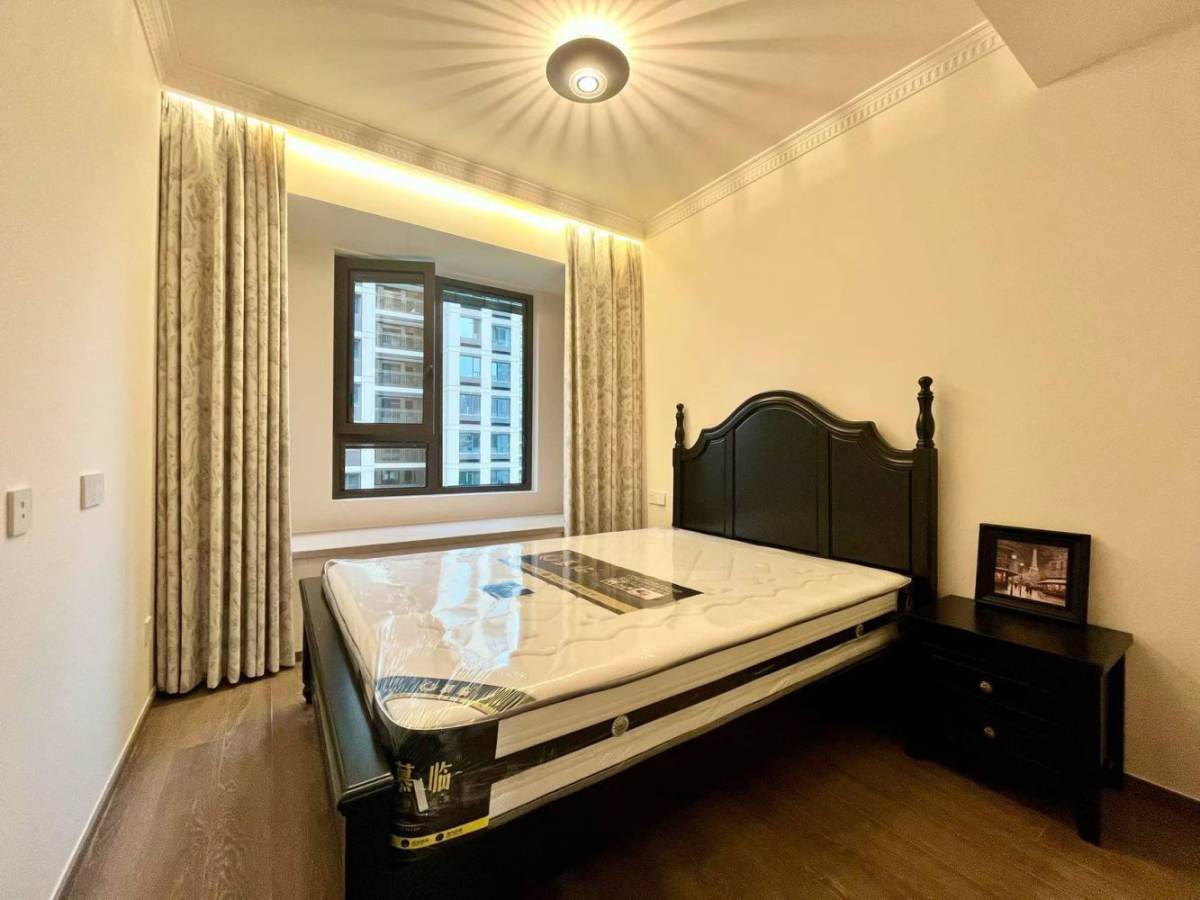Housing image — Bedroom