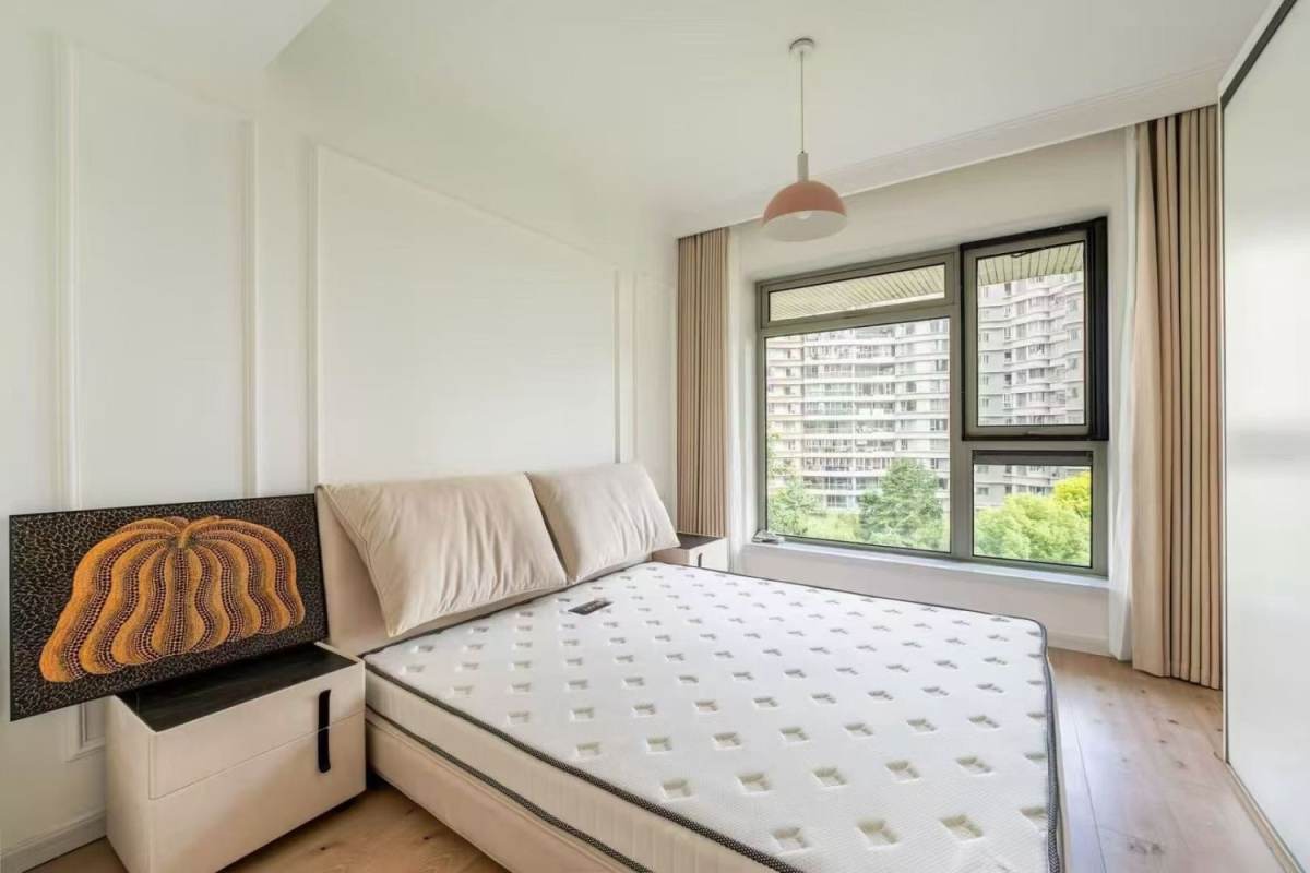 Housing image — Bedroom