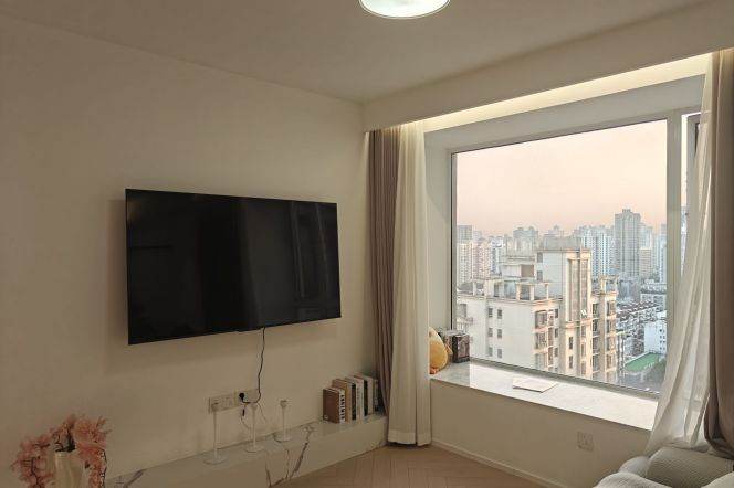 High-Floor Spacious 3BR Apartment near Changping Rd Metro (L7/L13)