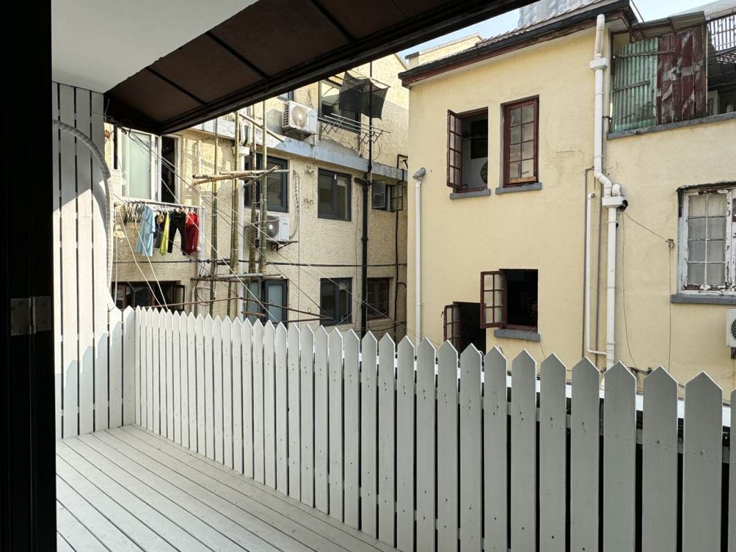 Housing image — Balcony