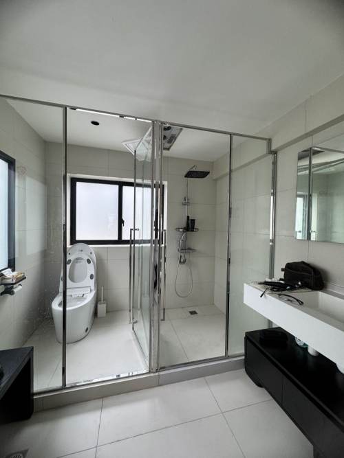 Housing image — Bathroom