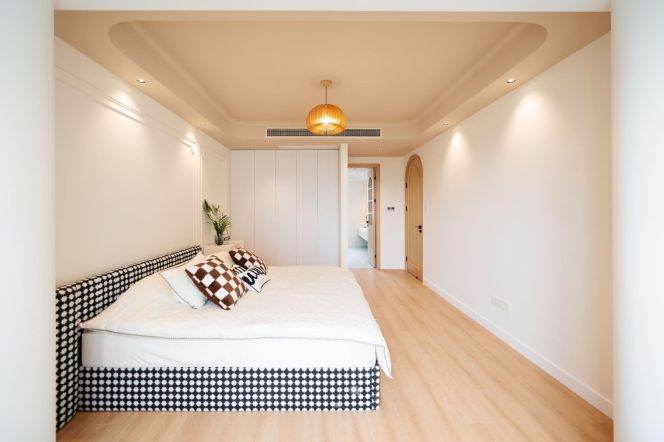 4BR Apartment in Xujiahui