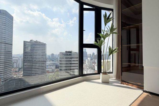 High-Floor 3BR Apartment near Zhongshan Park (L2/L3/L4)