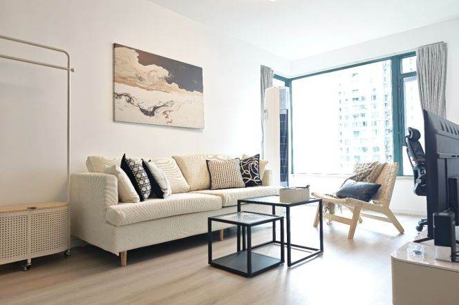High-Floor 2BR Apartment at Oriental Manhattan (L1/L9/L11)