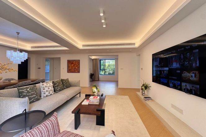 3BR Apartment in Jing'an with Green View (L2/L11)