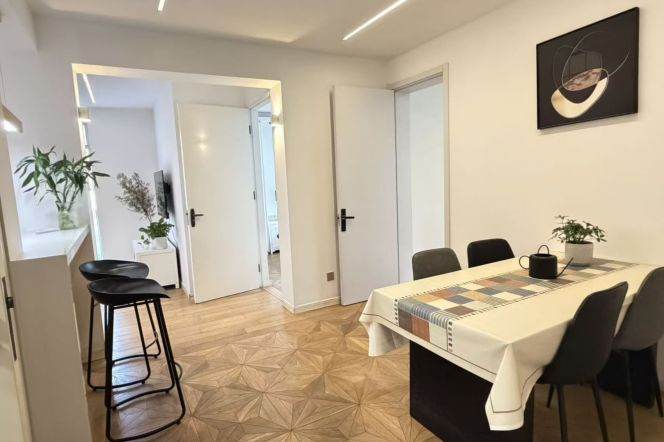 2BR Apartment near Hongqiao Rd Metro with Terrace