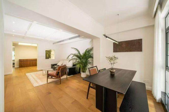 3BR Apartment in Jing'an with Terrace (L2/L7/L14)