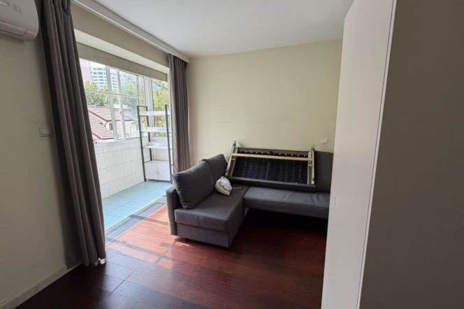 1BR Apartment in Xujiahui (L10/L11)