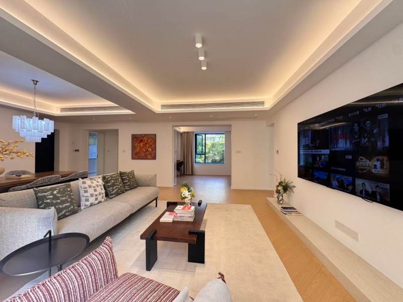 Housing image — Living Room