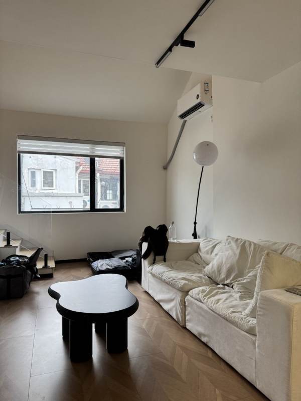 Housing image — Living Room