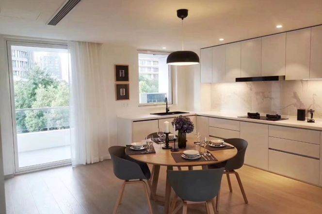 4BR Apartment at Top Of City (L13)