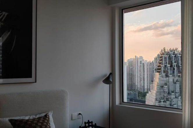High-Floor Spacious 1BR Apartment near Shanghai Railway Station Metro (L13)