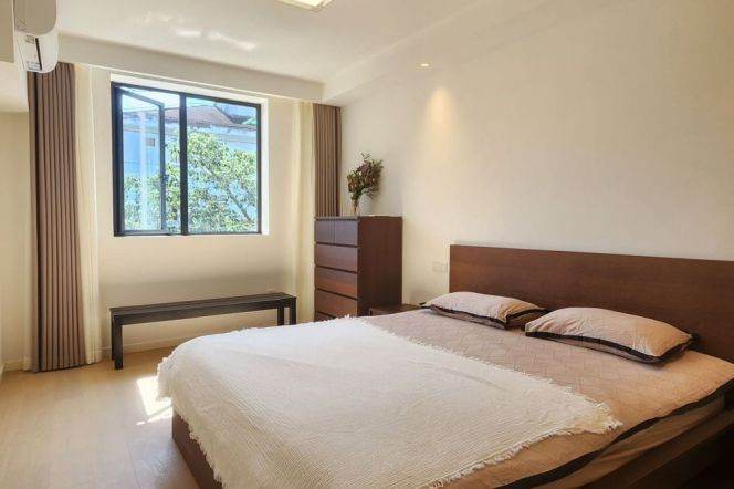 1BR Apartment in Old Xuhui with Floor-to-Ceiling Windows (L9/L12)