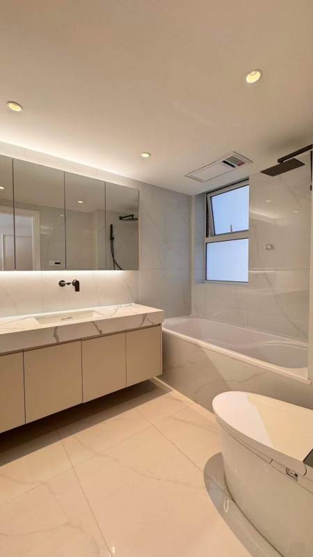 Housing image — Bathroom
