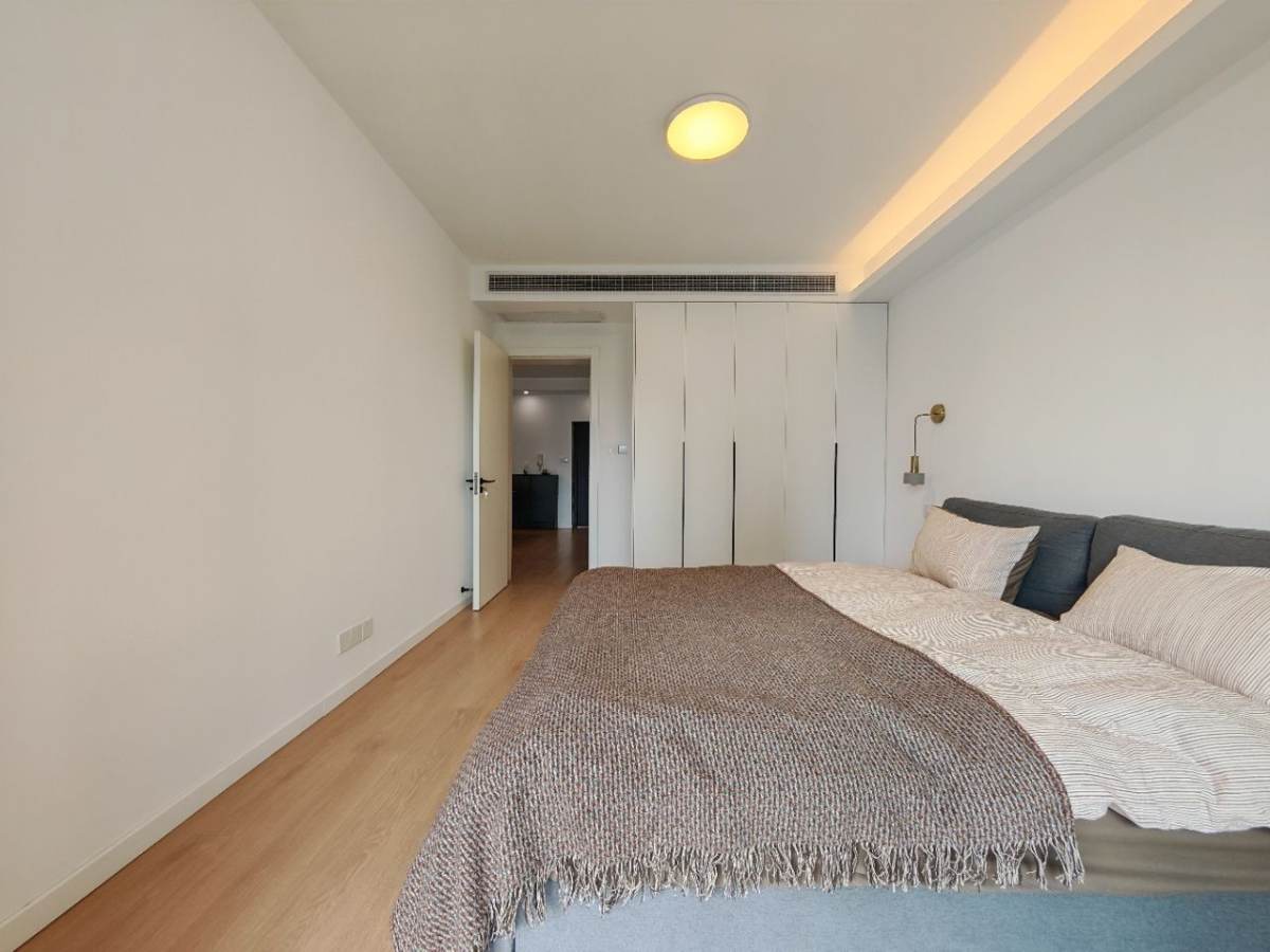 Housing image — Bedroom