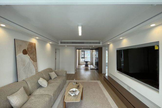 High-Floor 3BR Apartment near Wuning Road Metro with Floor-to-Ceiling Windows (L13/L14)