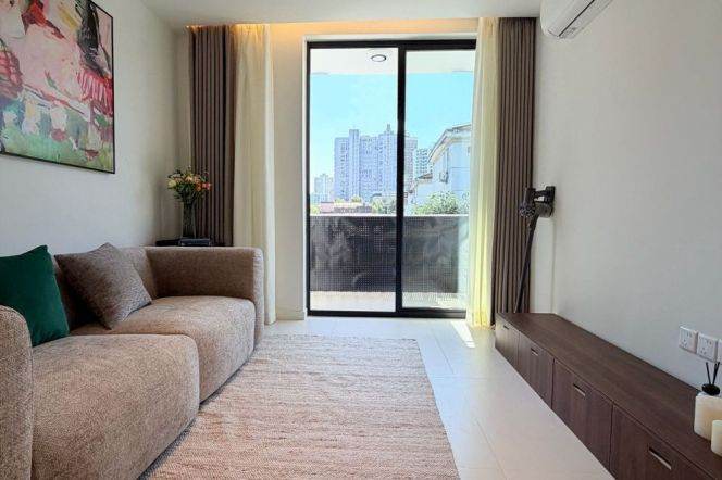 1BR Apartment in Old Xuhui with Floor-to-Ceiling Windows (L9/L12)