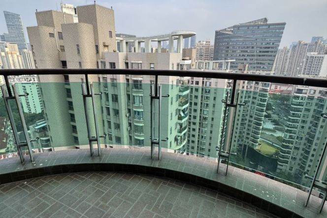 High-Floor Spacious 2BR Apartment near Jiangning Rd Metro (L13)