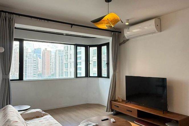 2BR Apartment in Jing'an (L14)
